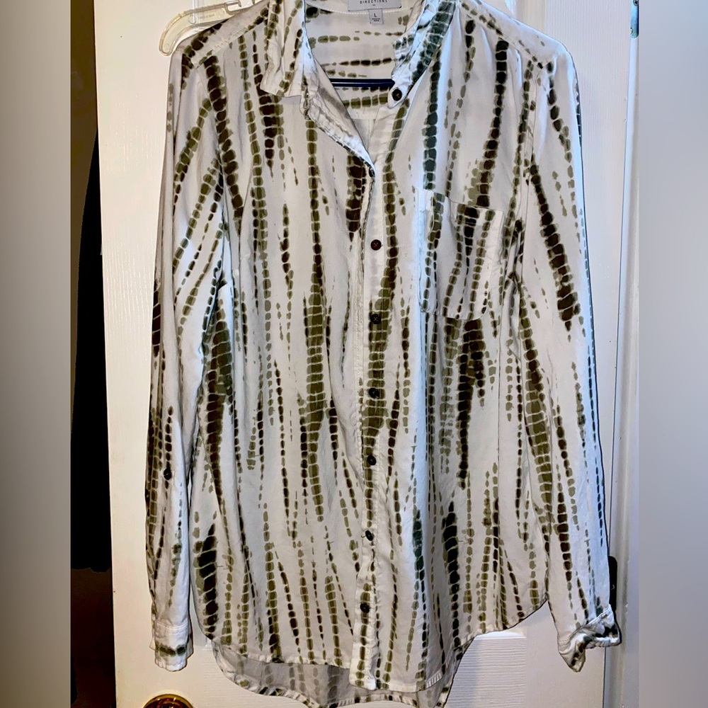 New directions long sleeve button up top